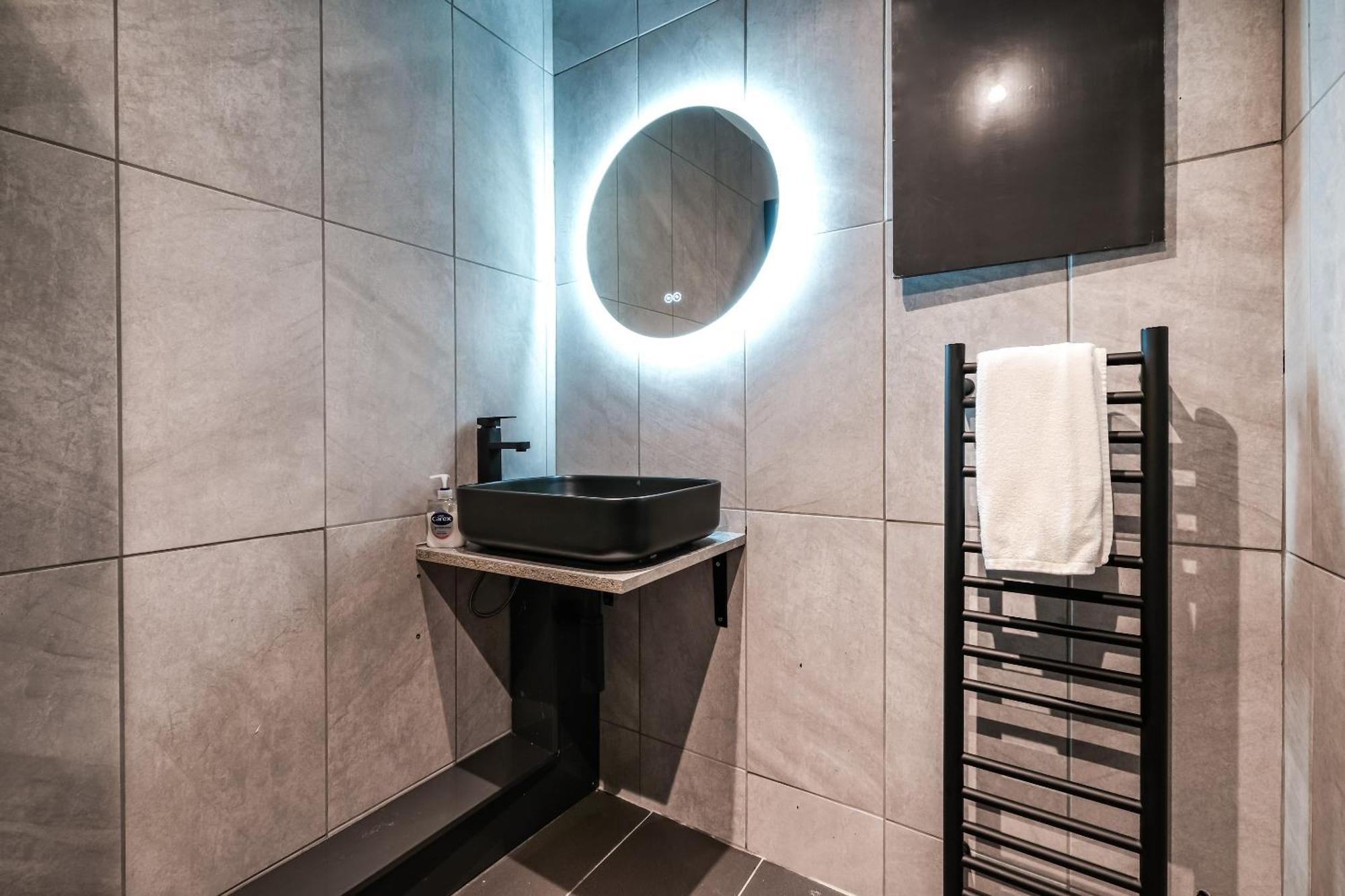 Piccadilly Dreams 1Br Sleep 4 Retreat Vrf Apartment London Ngoại thất bức ảnh